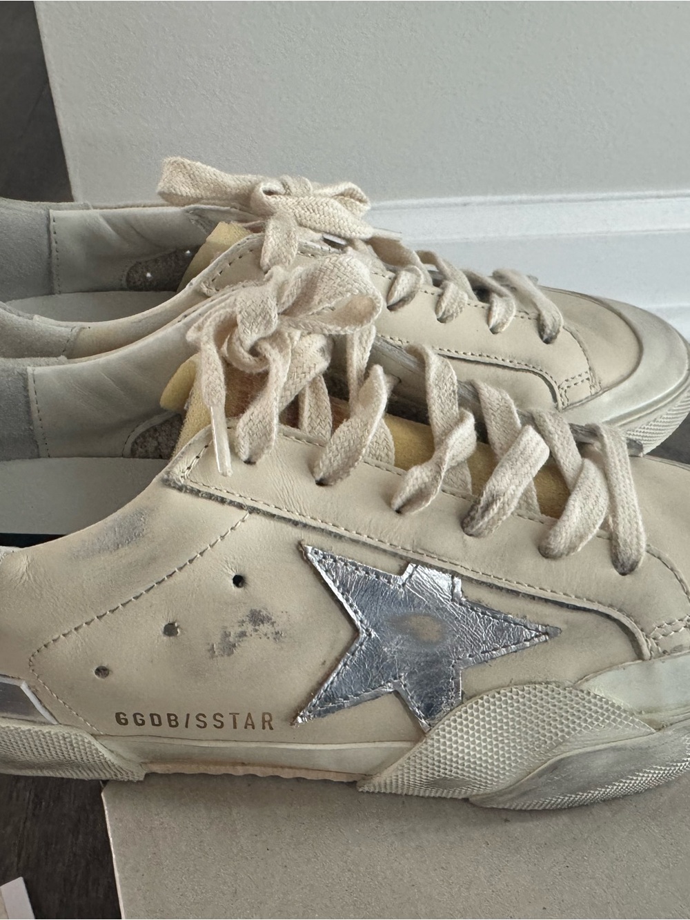 NEW Golden Goose Superstar 37 Cream Sneakers with Silver Star - Picture 2 of 3